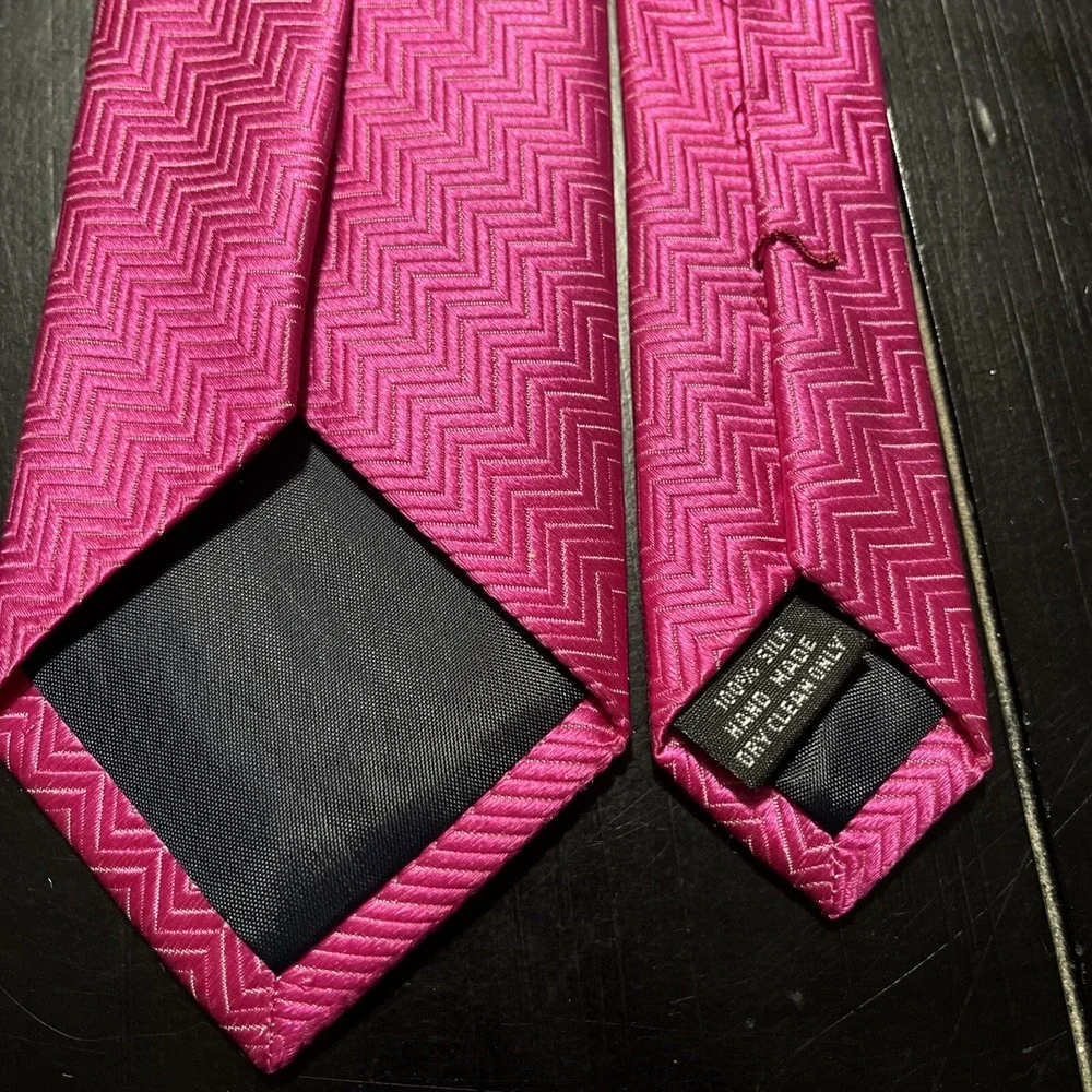 The Tie Bar Boys 100% Silk Necktie Pink Zig-Zag Pattern 3